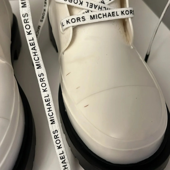 Michael Kors White and Black Lace-Up Winter Boots - Picture 3 of 7